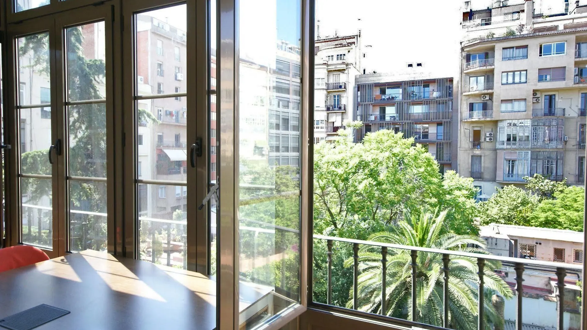 Flateli Mallorca-Passeig De Gracia contacts